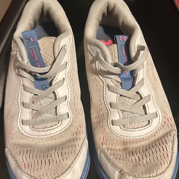 Under Armour shoes - Picture 2 of 5